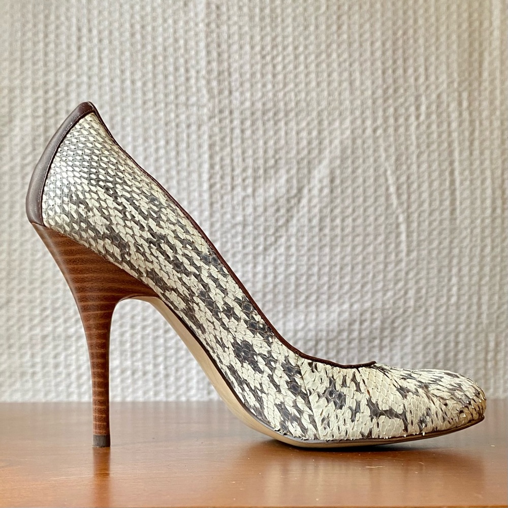B MAKOWSKY snakeskin heels